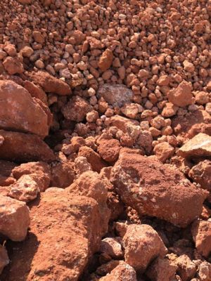  Bauxite: Mỏ Quặng Quan Trọng Cho Sản Xuất Nhôm và Các Ứng Dụng Công Nghiệp Khác!