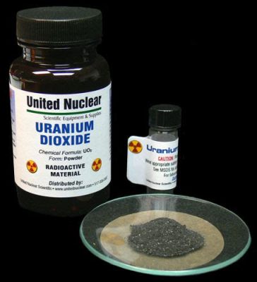  Uranium Dioxide! Khám Phá Vật Liệu Hạt Nhân Quan Trọng Trong Lĩnh vực Năng lượng và Y học!